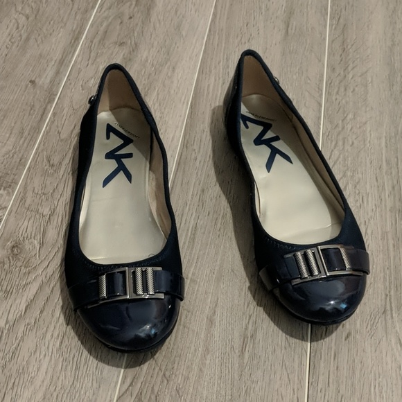 anne klein navy blue flats